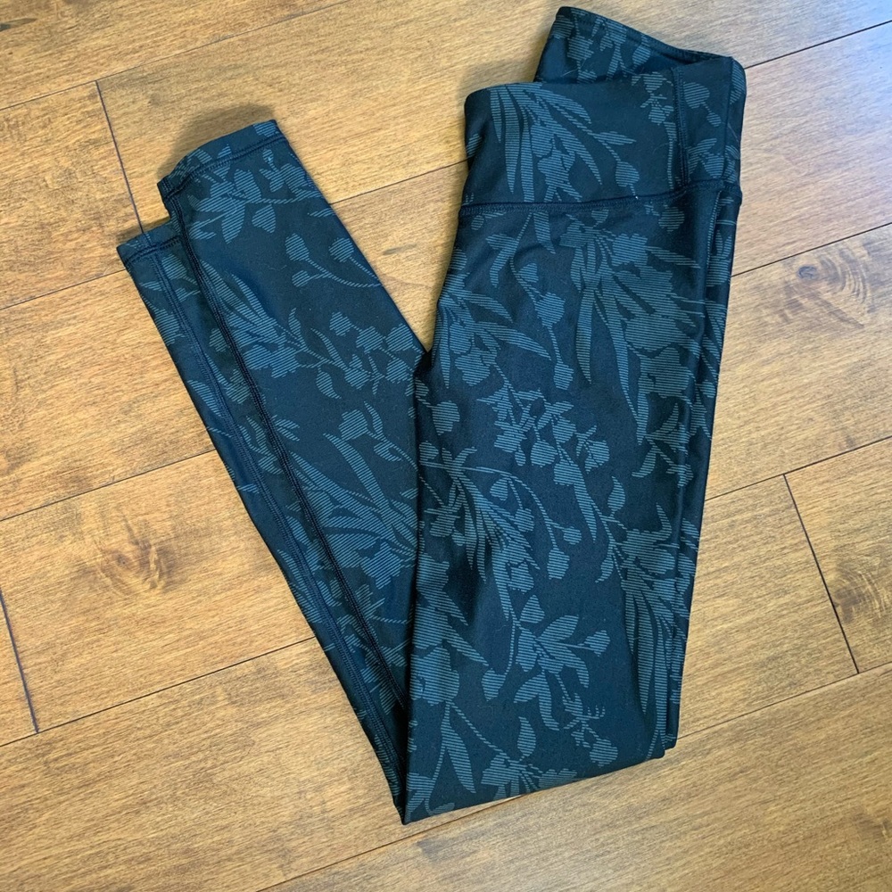 Never worn Fabletics leggings!
